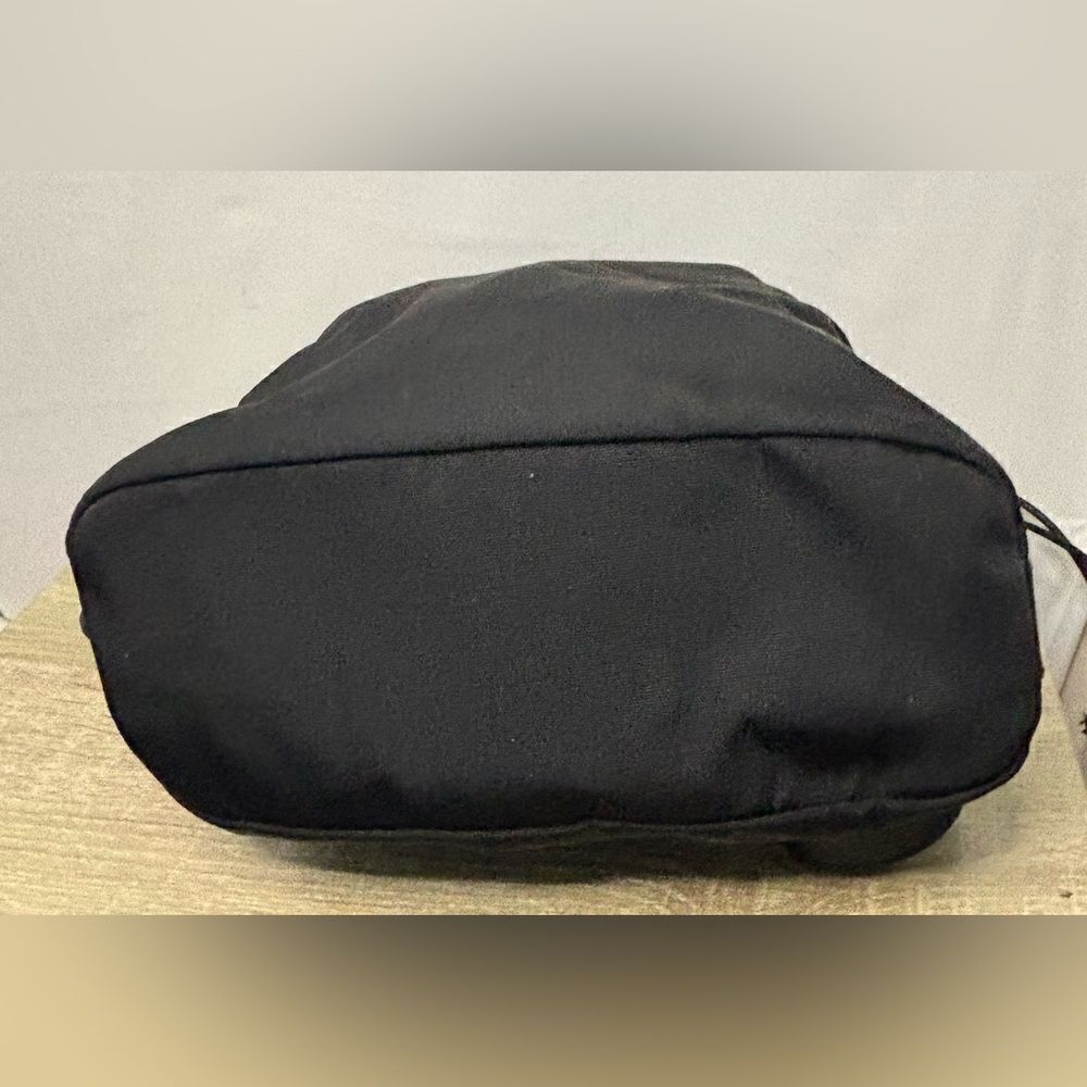 Gucci EUC vintage authenticated black nylon drawstring bucket shoulder bag - Picture 5 of 15